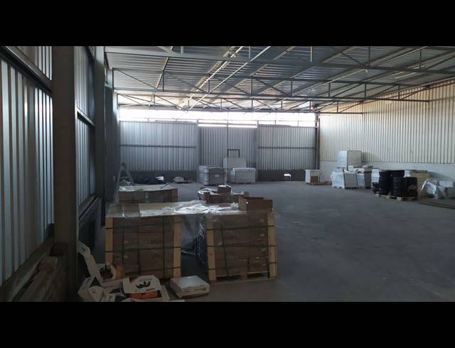 400M² WAREHOUSE TO LET IN EPPING INDUSTRIAL